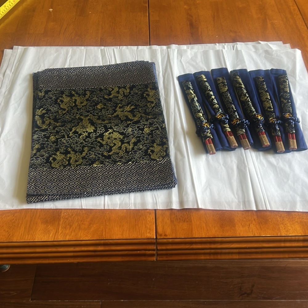 Set of six Orientsl style placemats, napkins and chopsticks. NWOT. Blue & Gold
